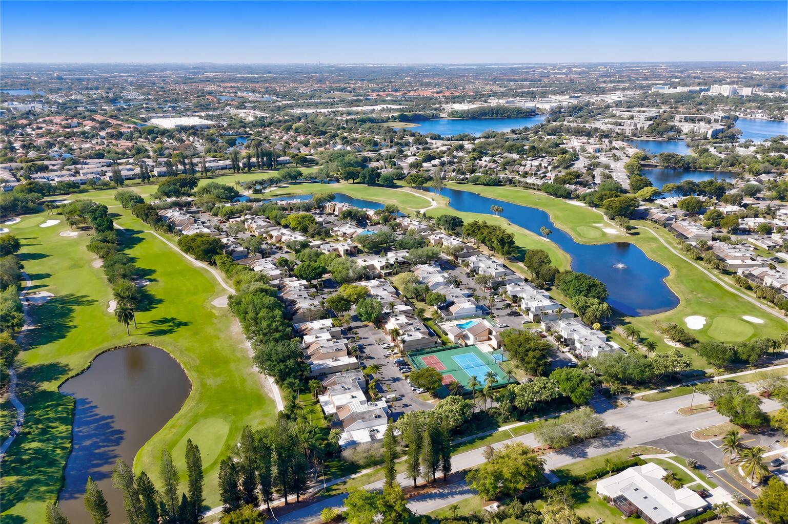 1391 E GOLFVIEW Drive # 1391, Pembroke Pines FL 33026
