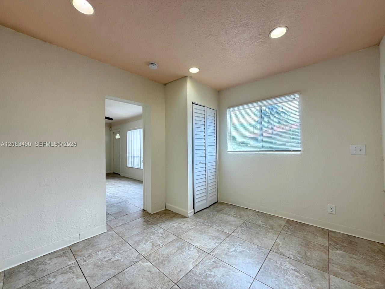 231 NW 4th St — Photo 5