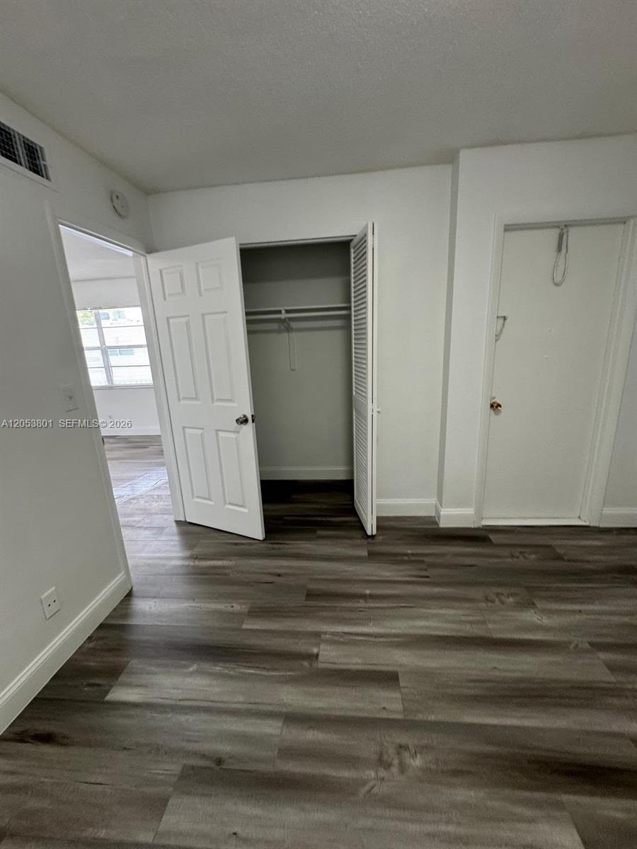 2435 Van Buren St APT 2B, Hollywood FL 33020