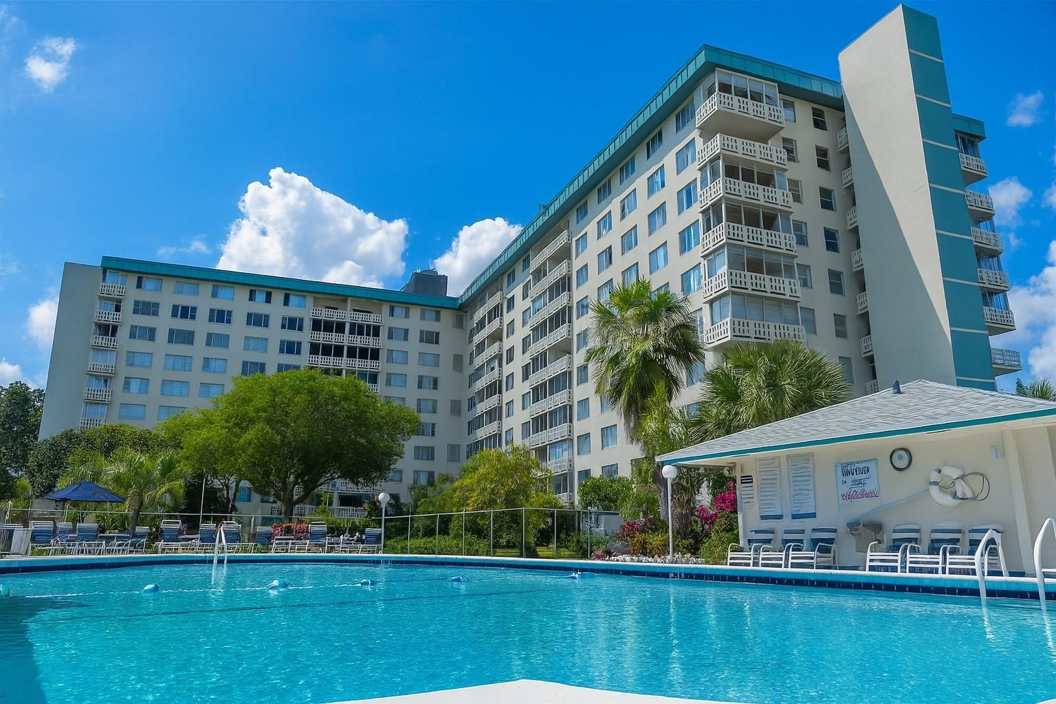 4330 Hillcrest Drive # 420, Hollywood FL 33021