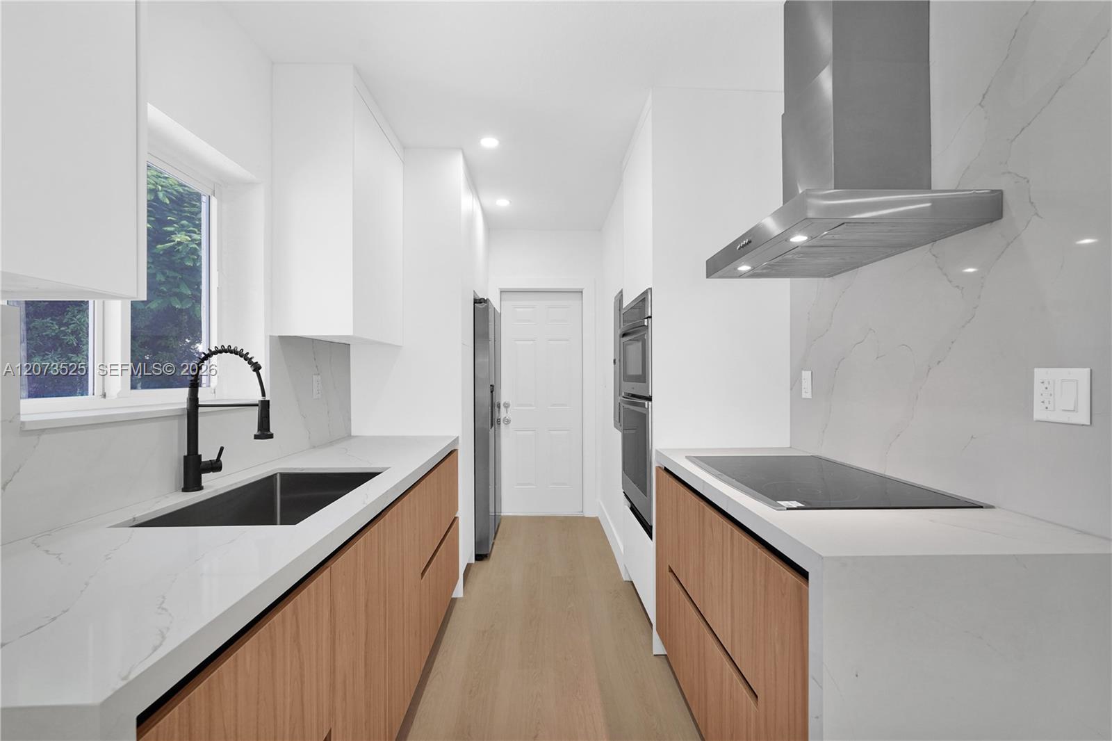 657 Ahmad St — Photo 5