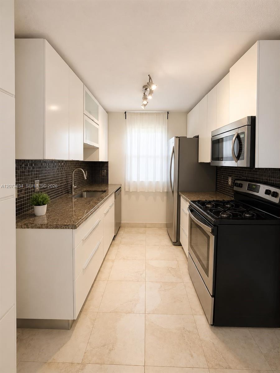 421 NE 1st St # 217 — Photo 5