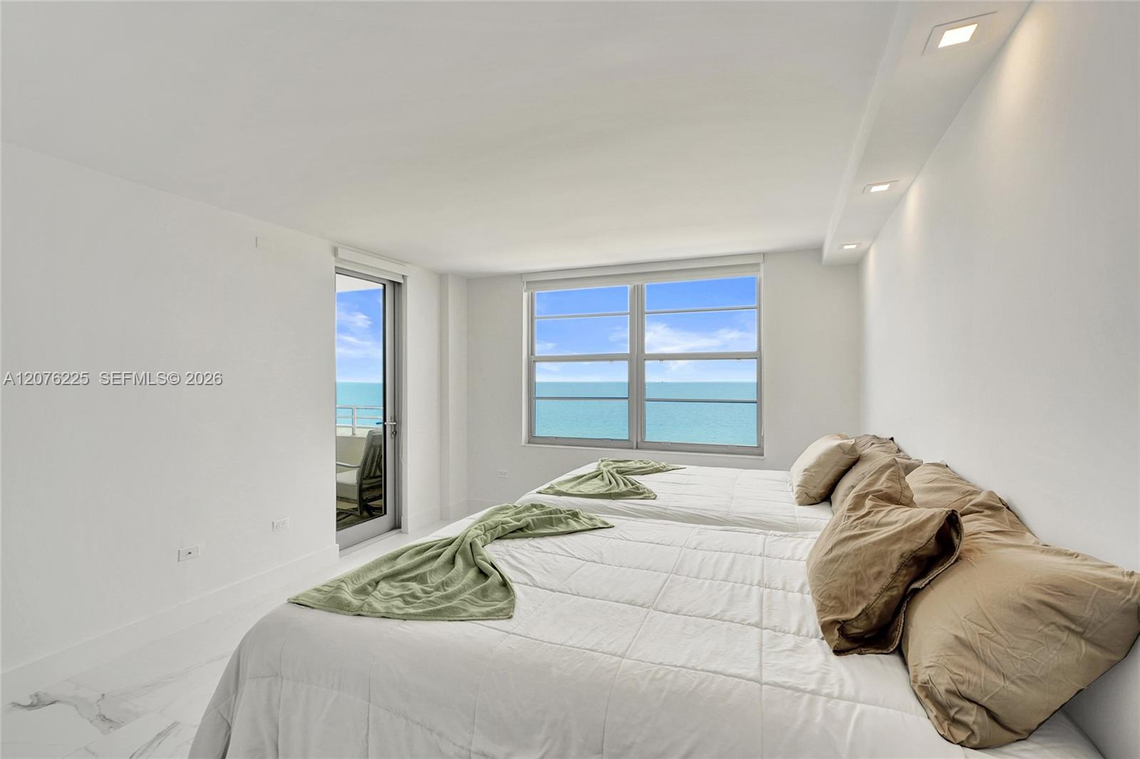 5555 Collins Ave # 9M — Photo 4