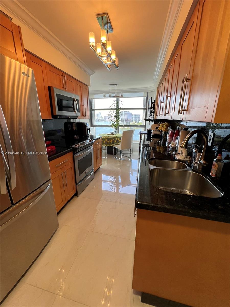 3530 Mystic Pointe Dr # 1215 — Photo 5