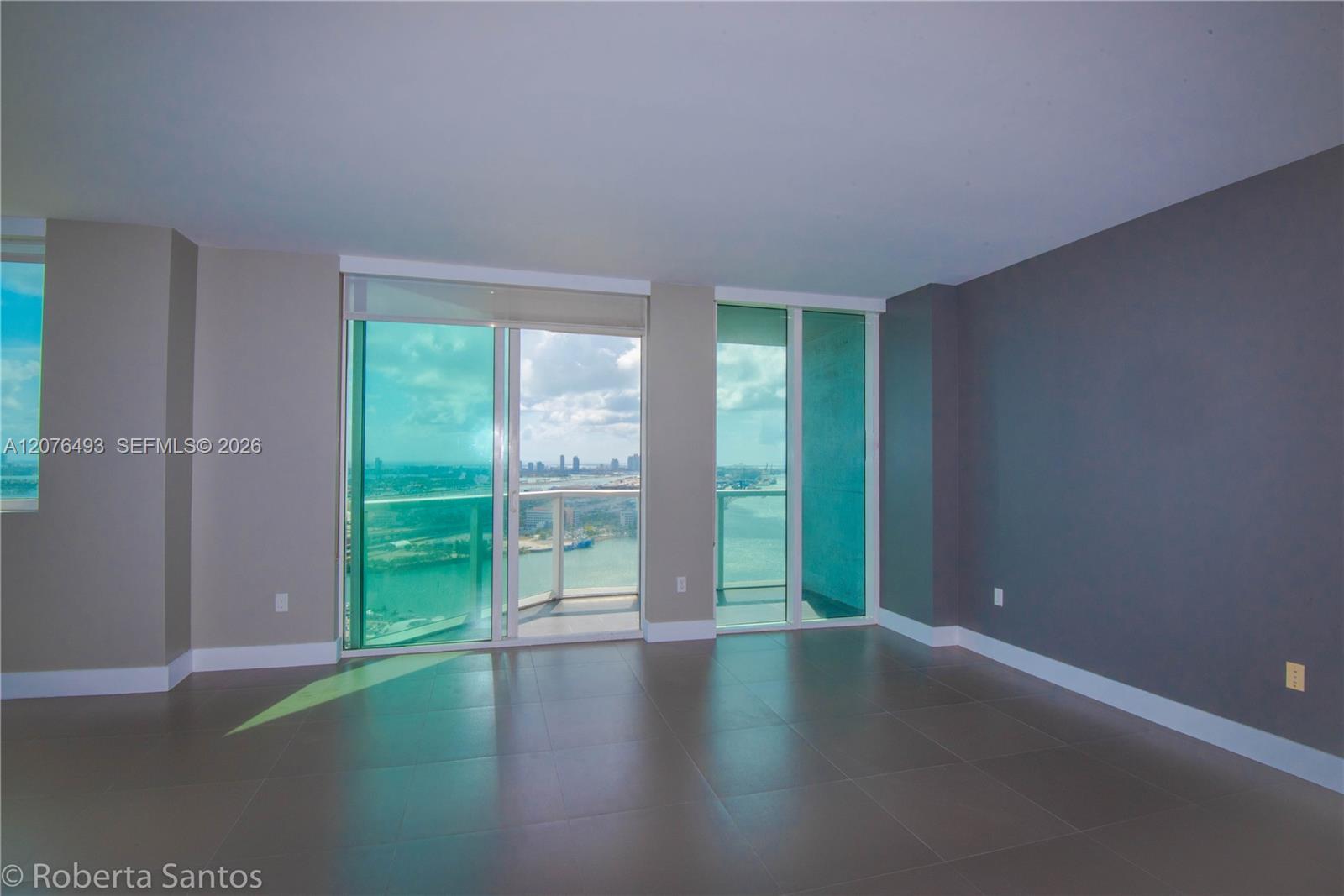 244 Biscayne Blvd # 3802 — Photo 2
