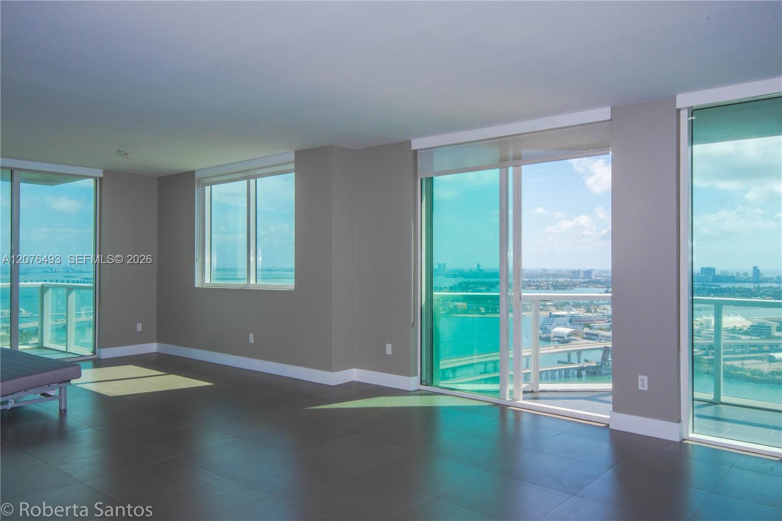 244 Biscayne Blvd # 3802 — Photo 4