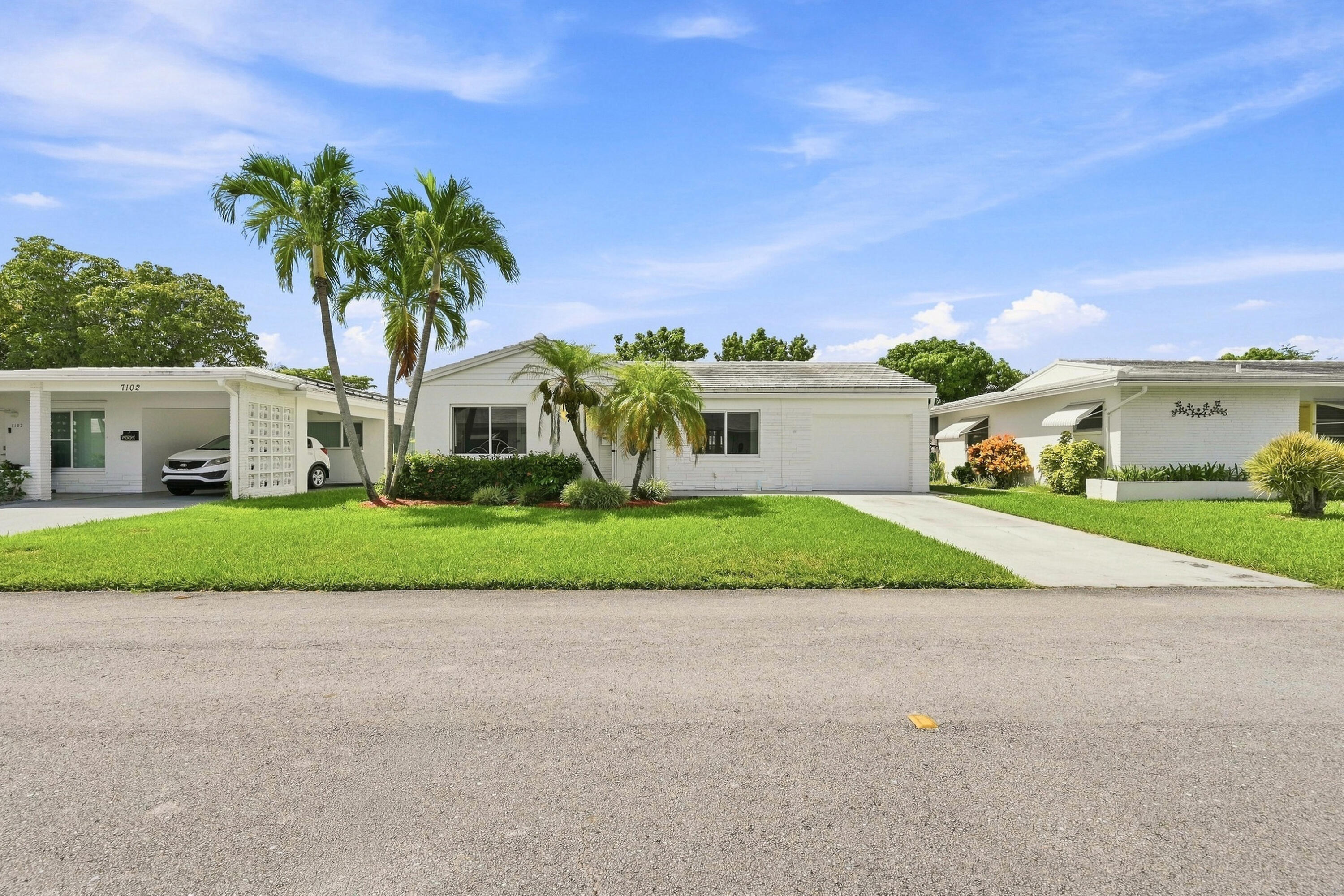 7104 NW 70TH Court — Photo 2