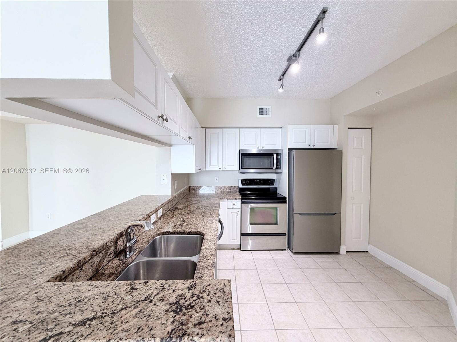 17100 N Bay Rd # 1105 View 3
