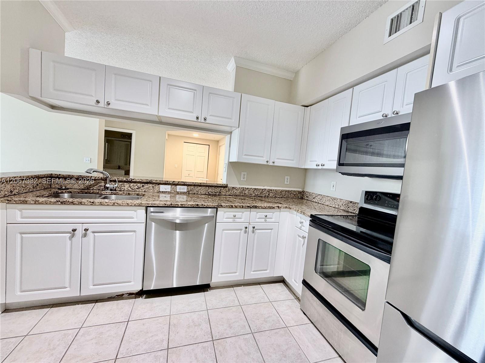 17100 N Bay Rd # 1105 View 4
