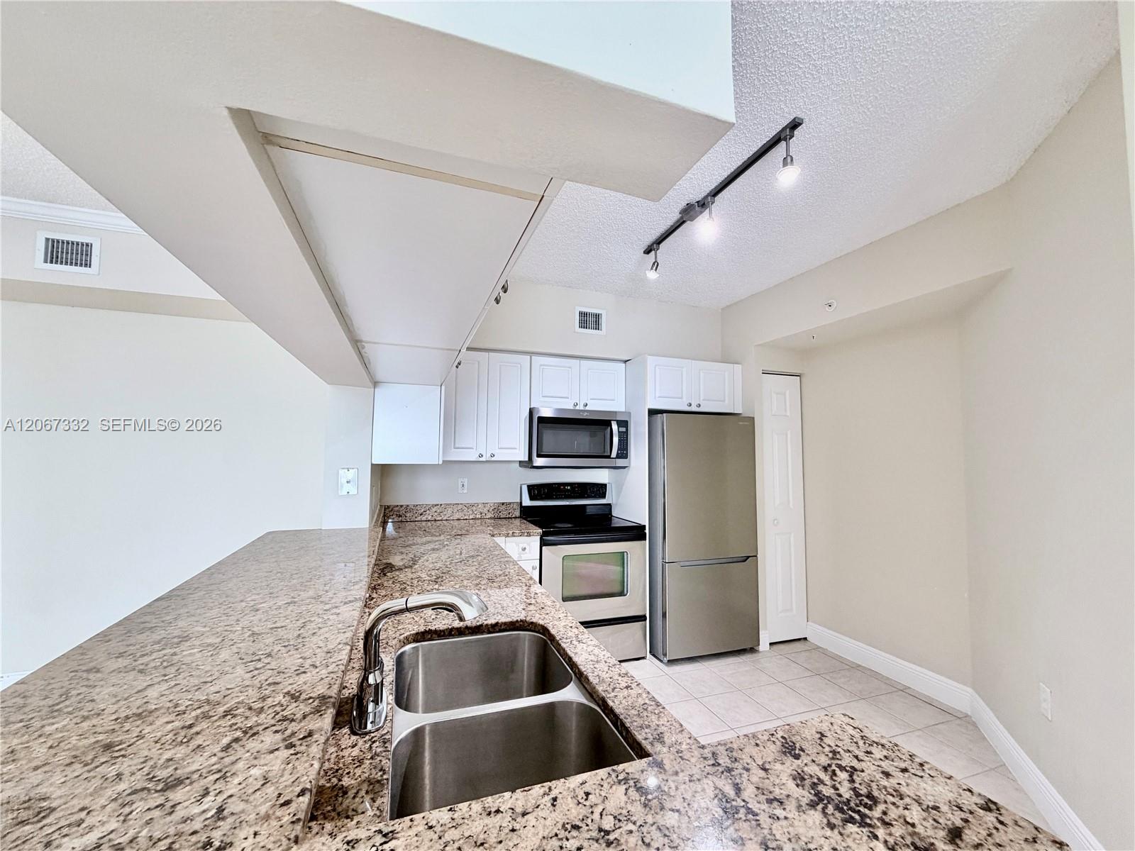 17100 N Bay Rd # 1105 View 5