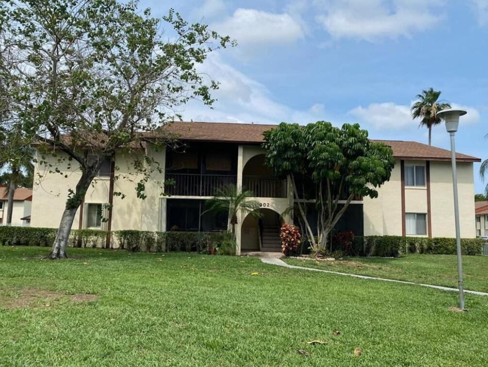 4999 Sable Pine Circle # D2, West Palm Beach FL 33417