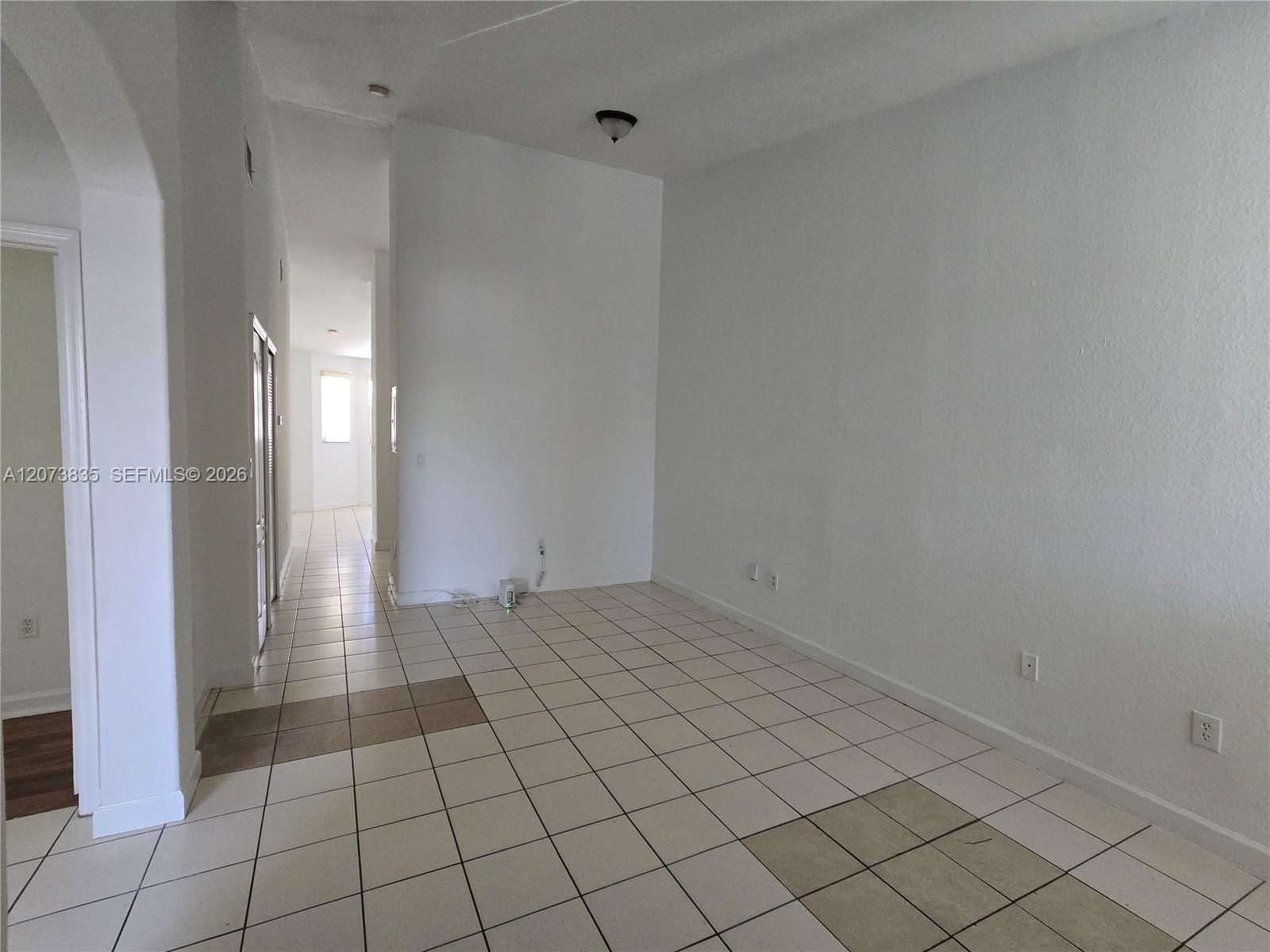 1661 SE 29th Ct # 200 — Photo 3