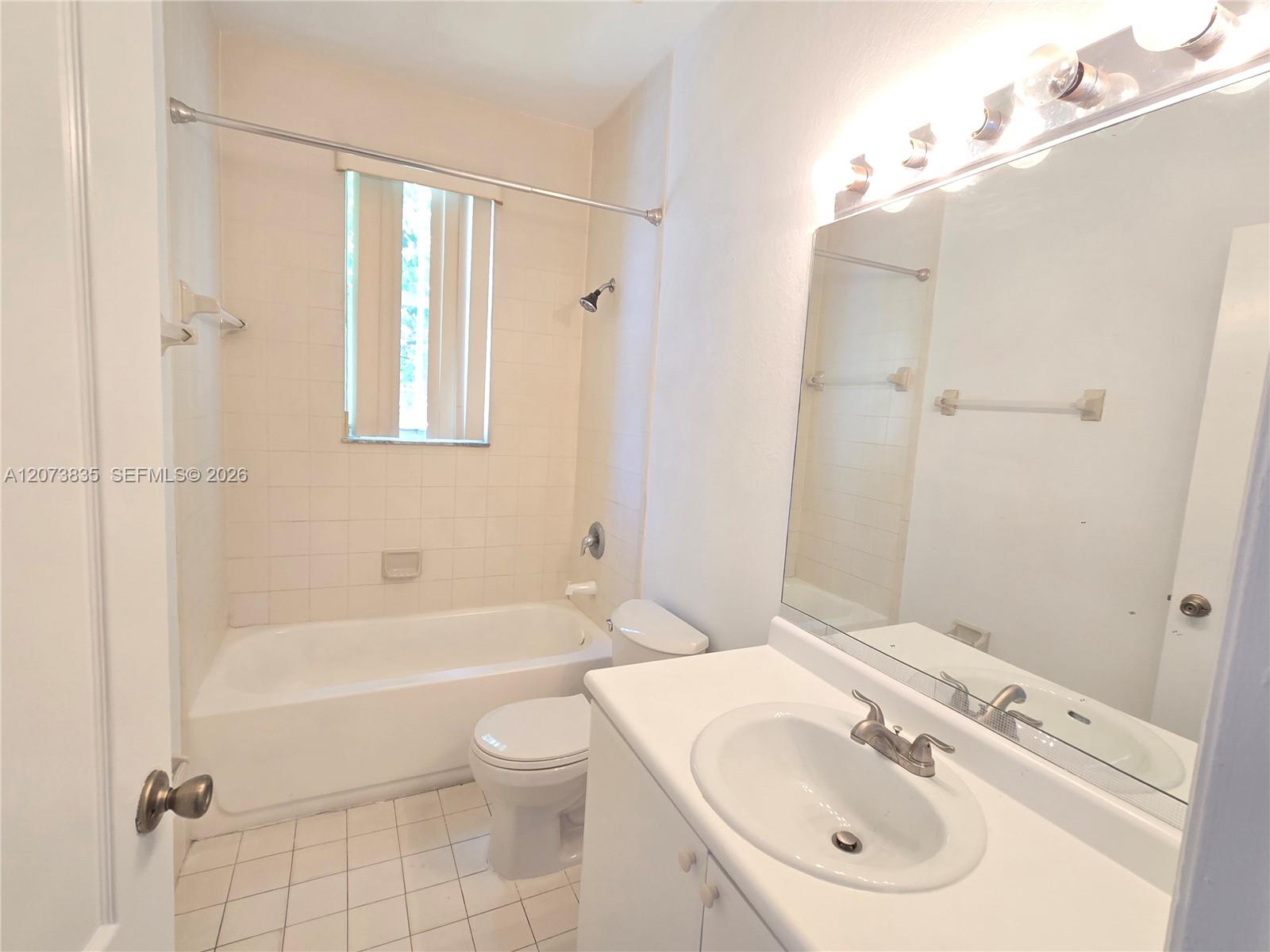 1661 SE 29th Ct # 200 — Photo 5