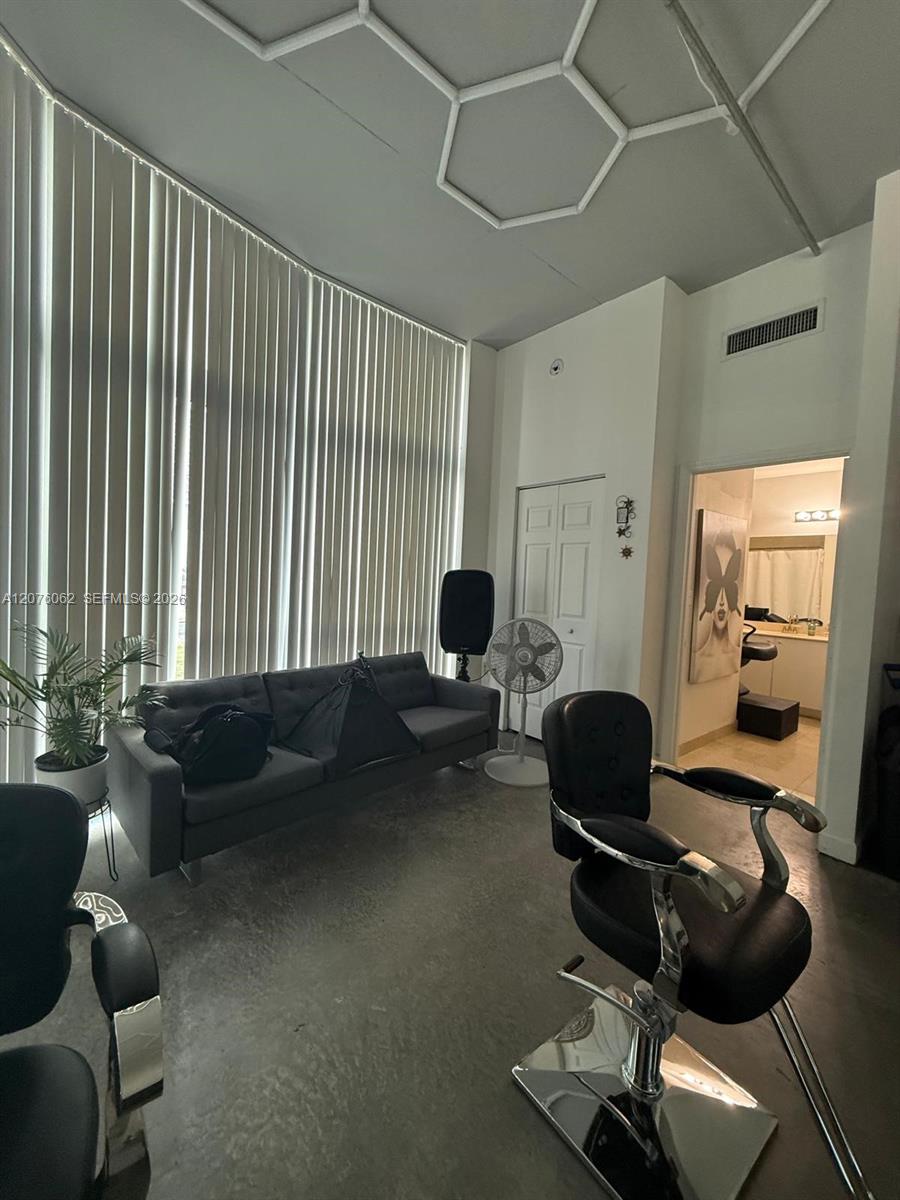 2100 Van Buren St # 216 — Photo 4