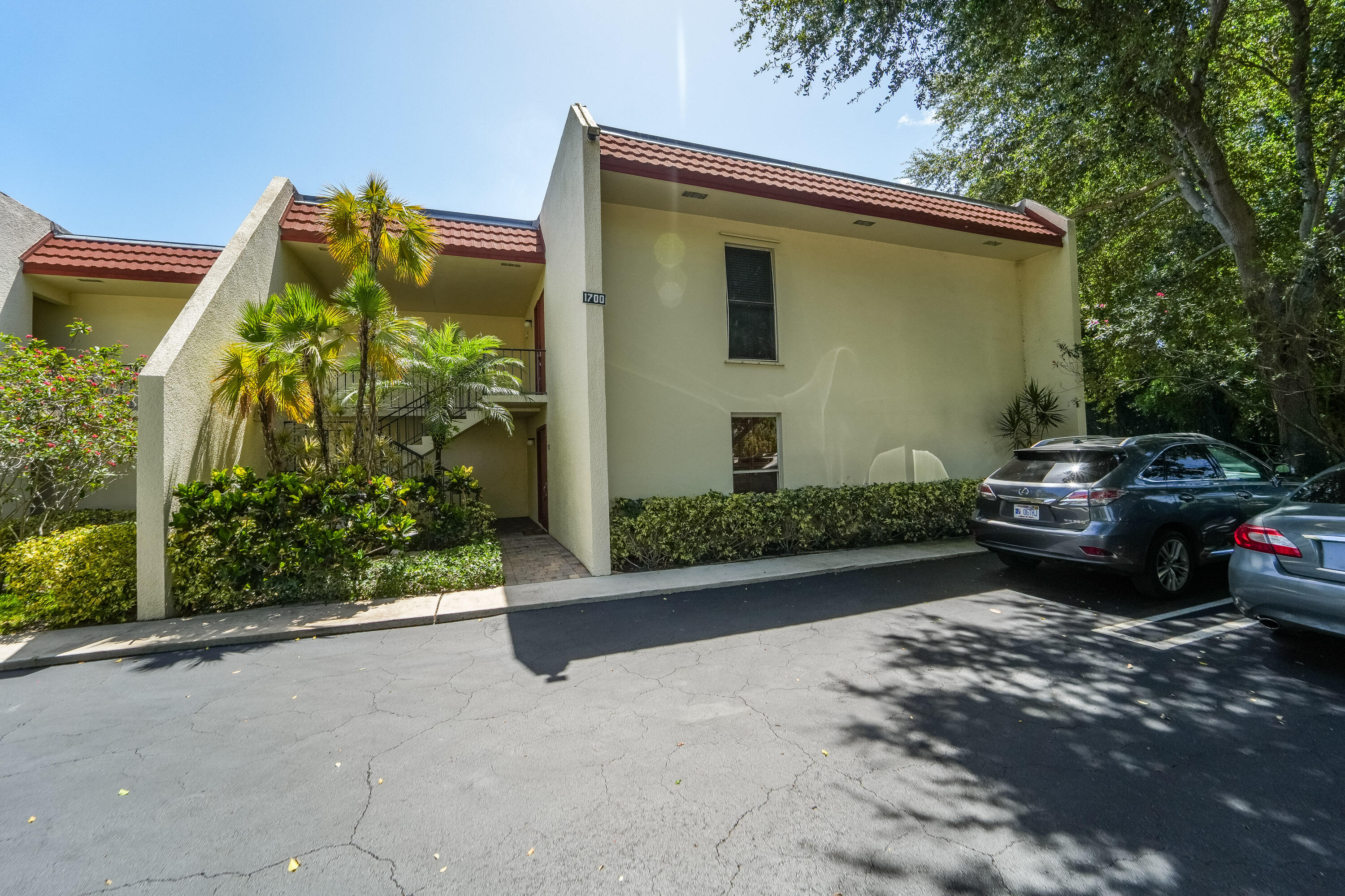 1700 Presidential Way # 103, West Palm Beach FL 33401