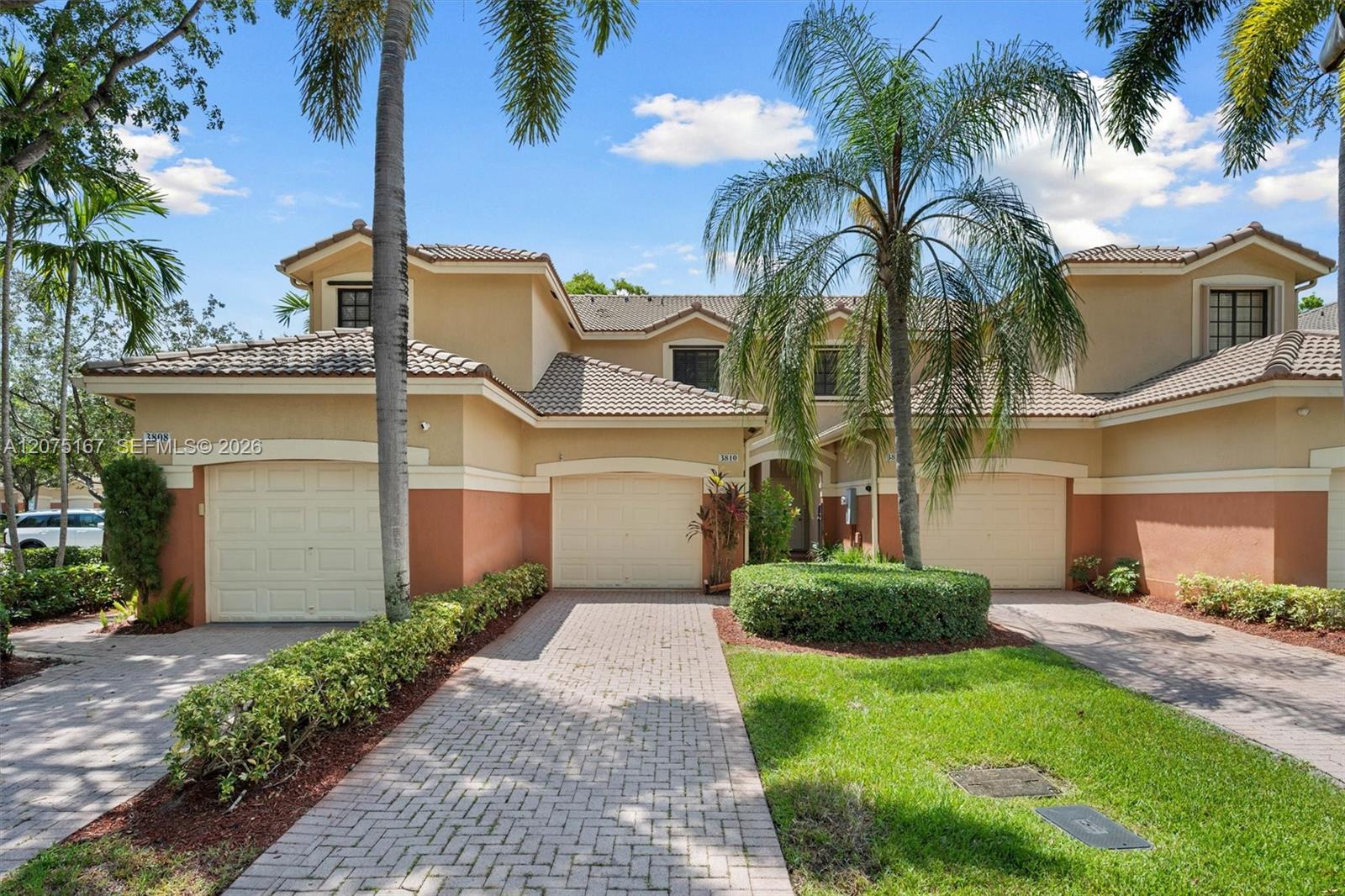 3810 Tree Top Dr, Weston FL 33332