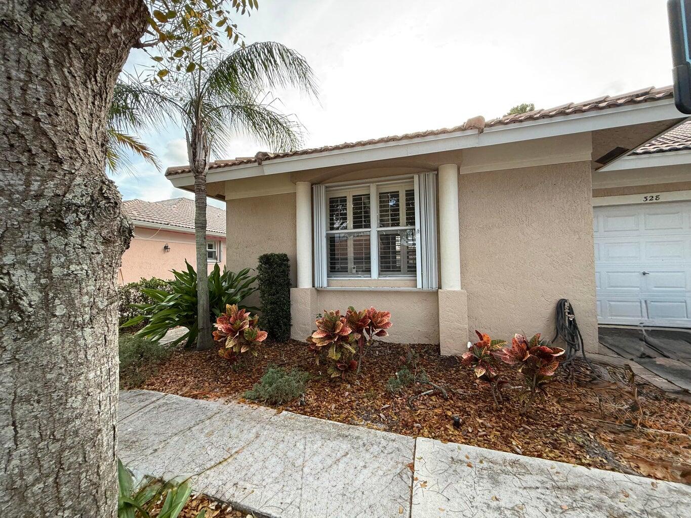 328 W Coral Trace Circle, Delray Beach FL 33445