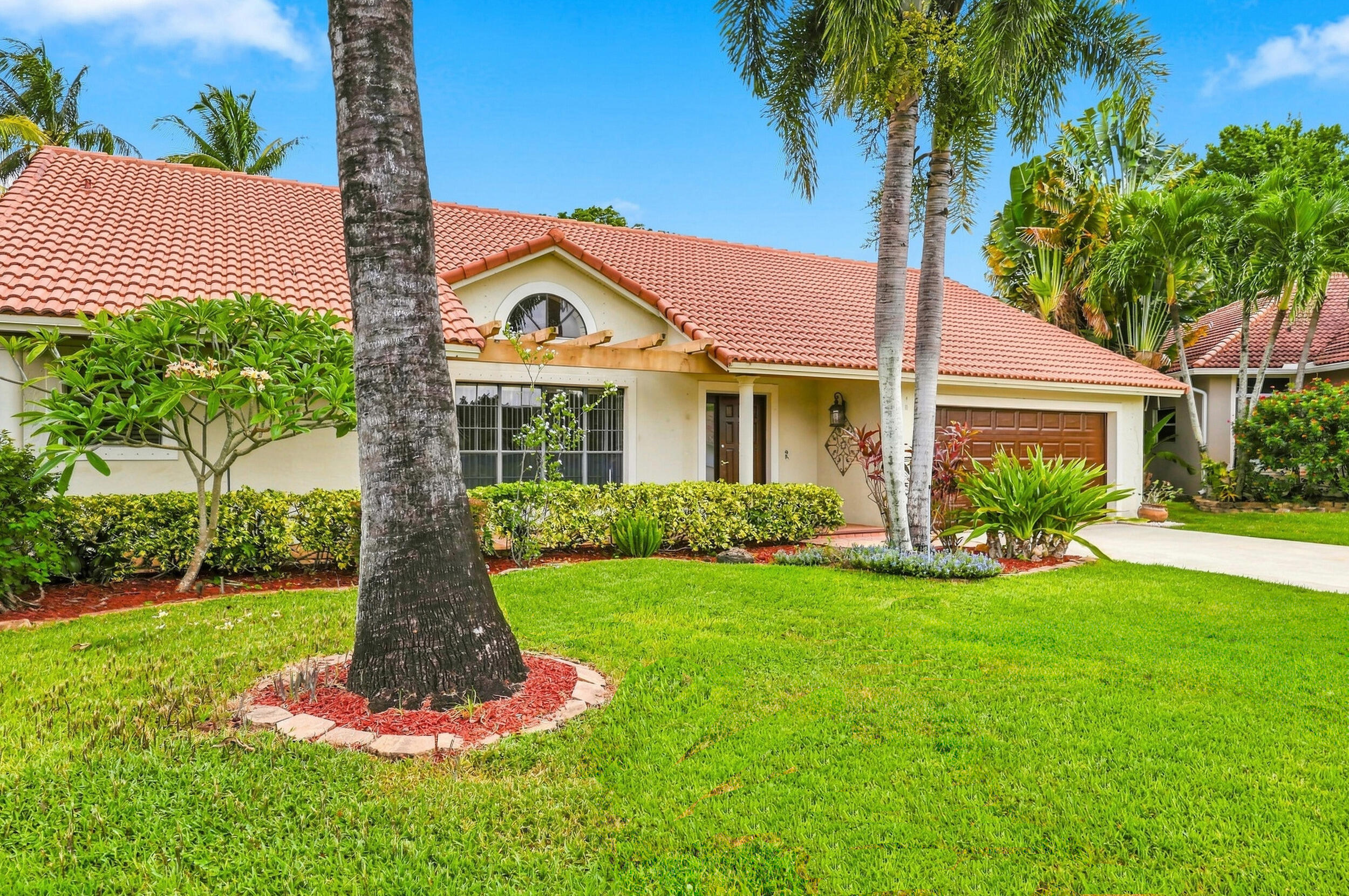 10798 CYPRESS BEND Drive — Photo 3