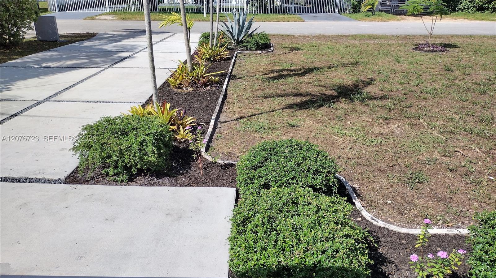 300 S Biscayne River Dr — Photo 3