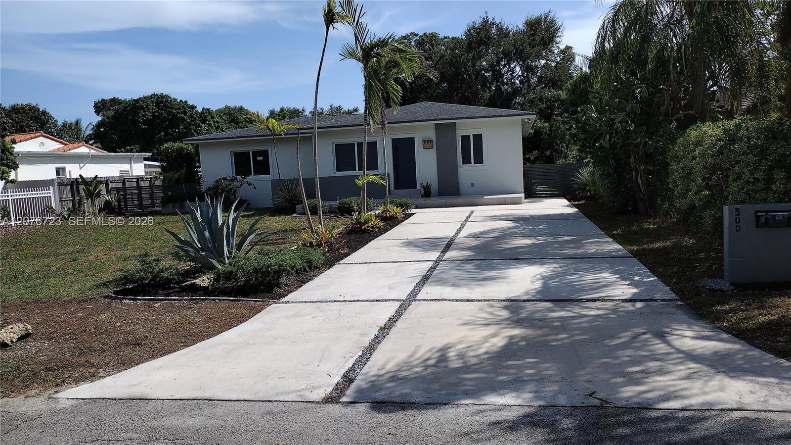 300 S Biscayne River Dr — Photo 4