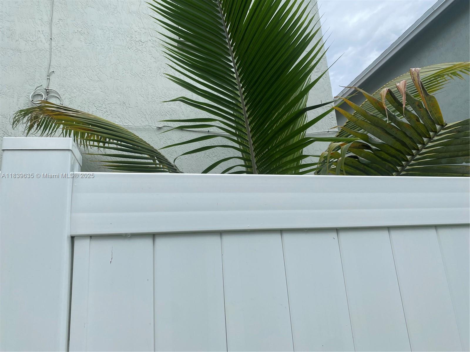 6006 Plum Pl — Photo 2