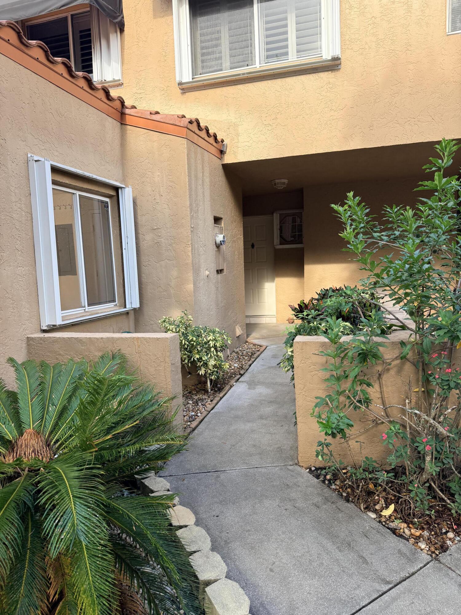 612 N UNIVERSITY Drive, Plantation FL 33324