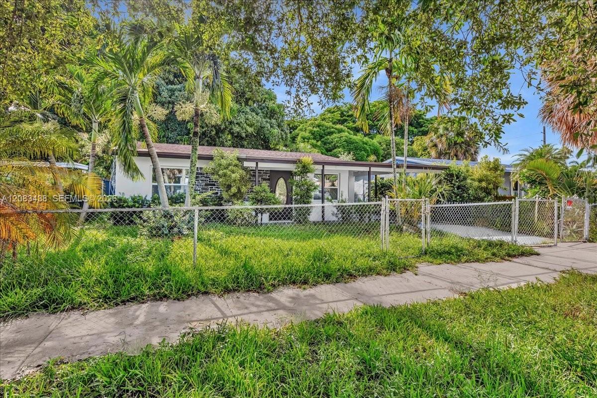 535 NW 23rd Ave — Photo 2