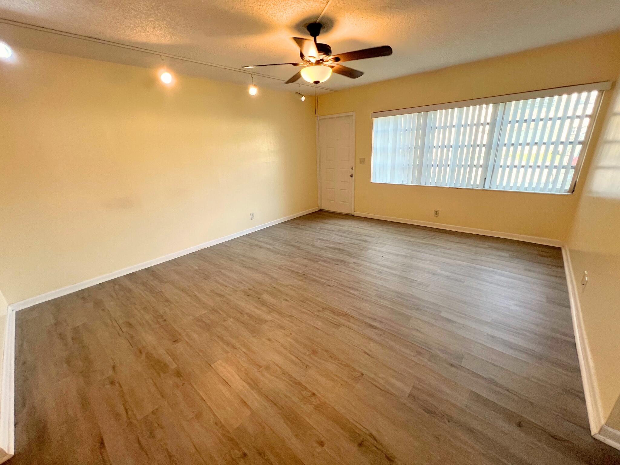843 Twin Lakes Drive # 30B — Photo 3