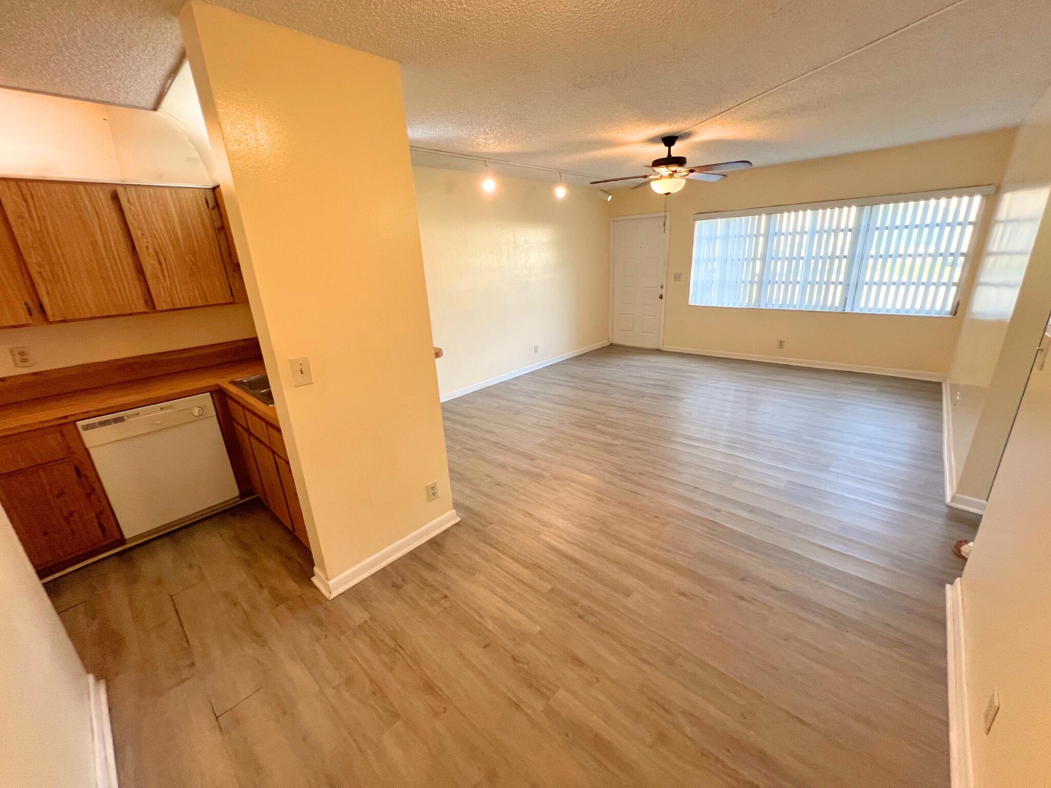 843 Twin Lakes Drive # 30B — Photo 4