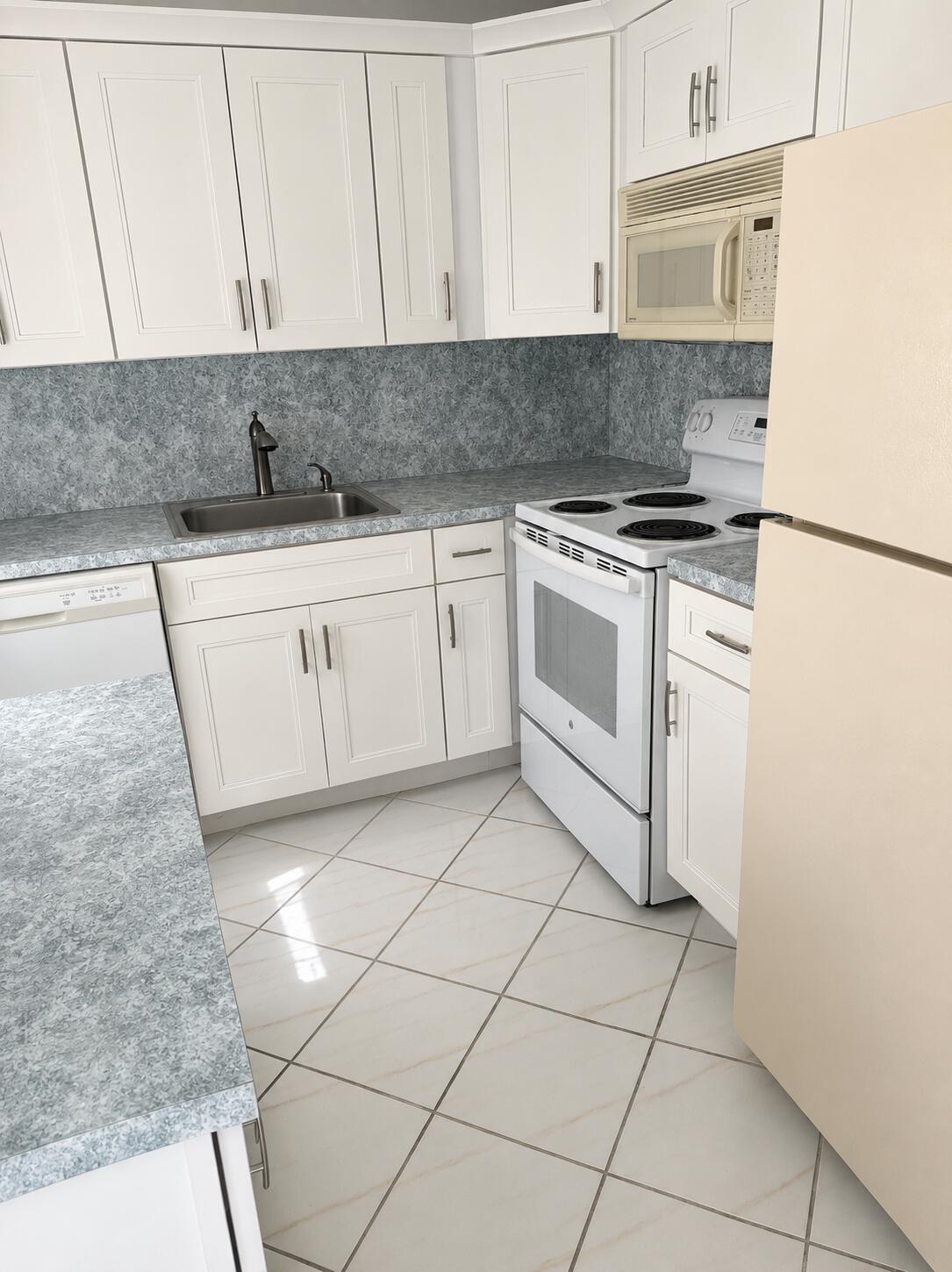305 Fanshaw H, Boca Raton FL 33434