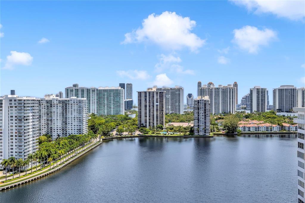 2750 NE 183rd Street # 2202, Aventura FL 33160