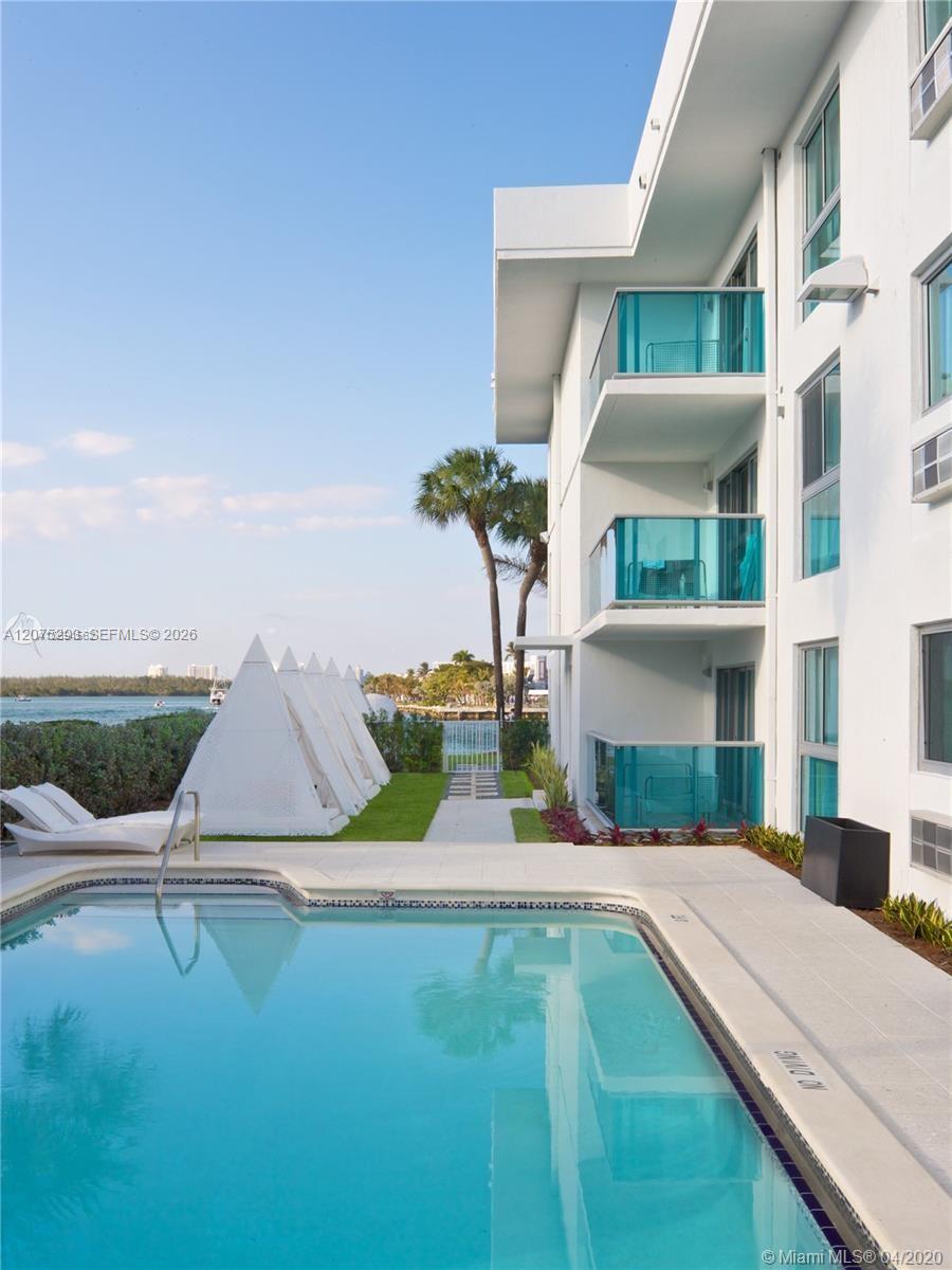 290 Bal Bay Dr # 104 — Photo 2