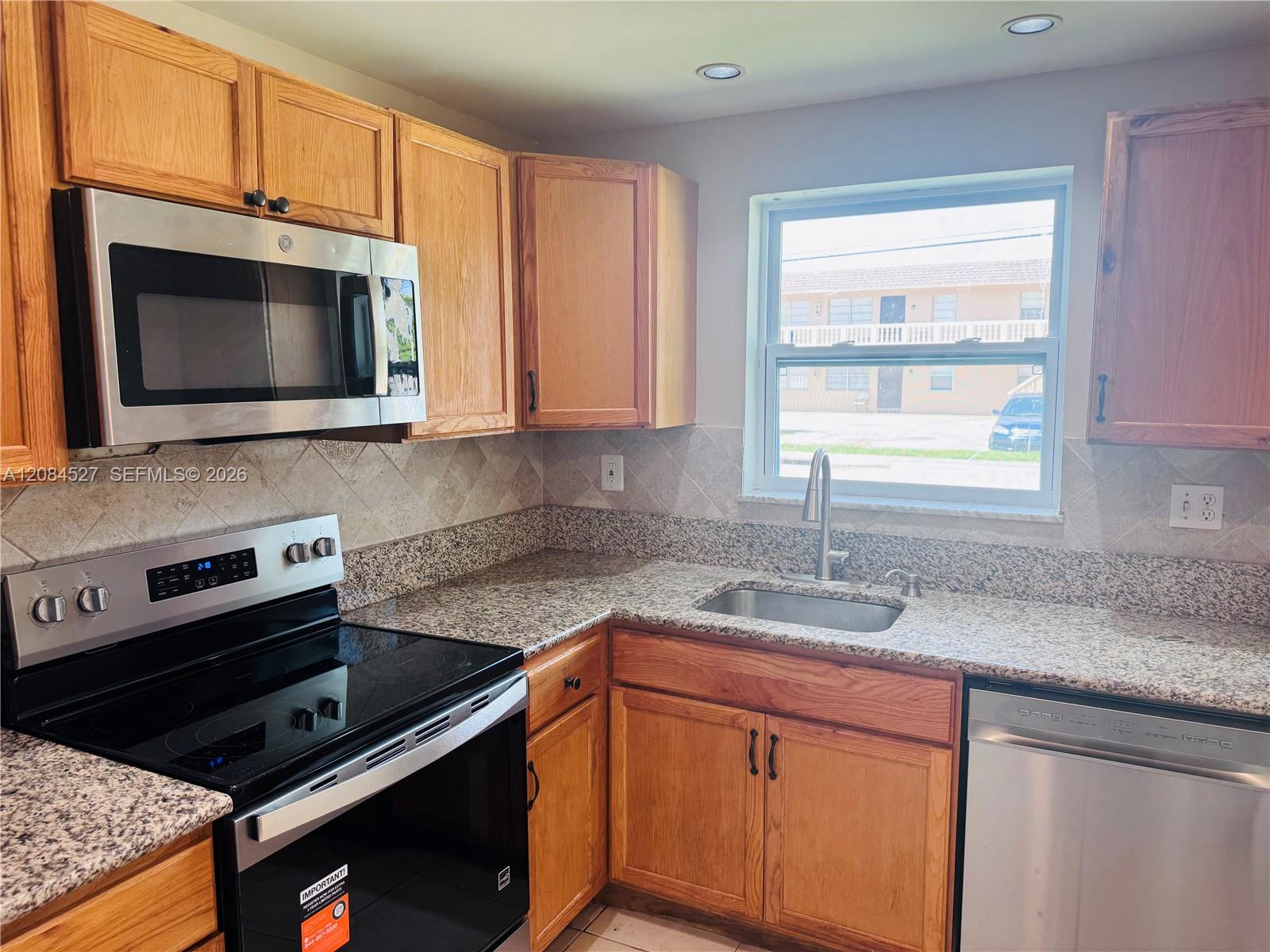 6090 SW 41st St # 19 — Photo 3
