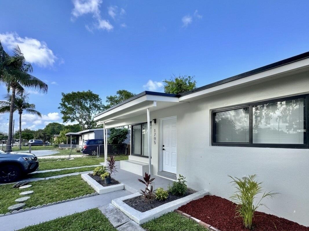 1795 Lauderdale Manor Drive, Fort Lauderdale FL 33311