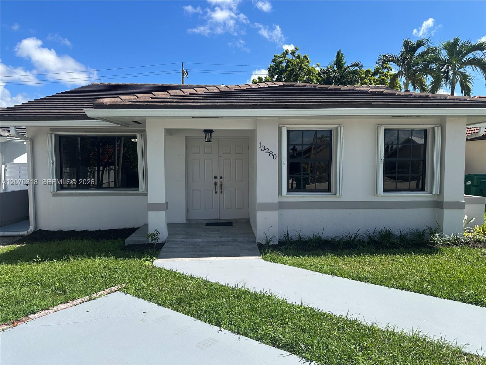 13280 SW 40th Ter — Photo 2