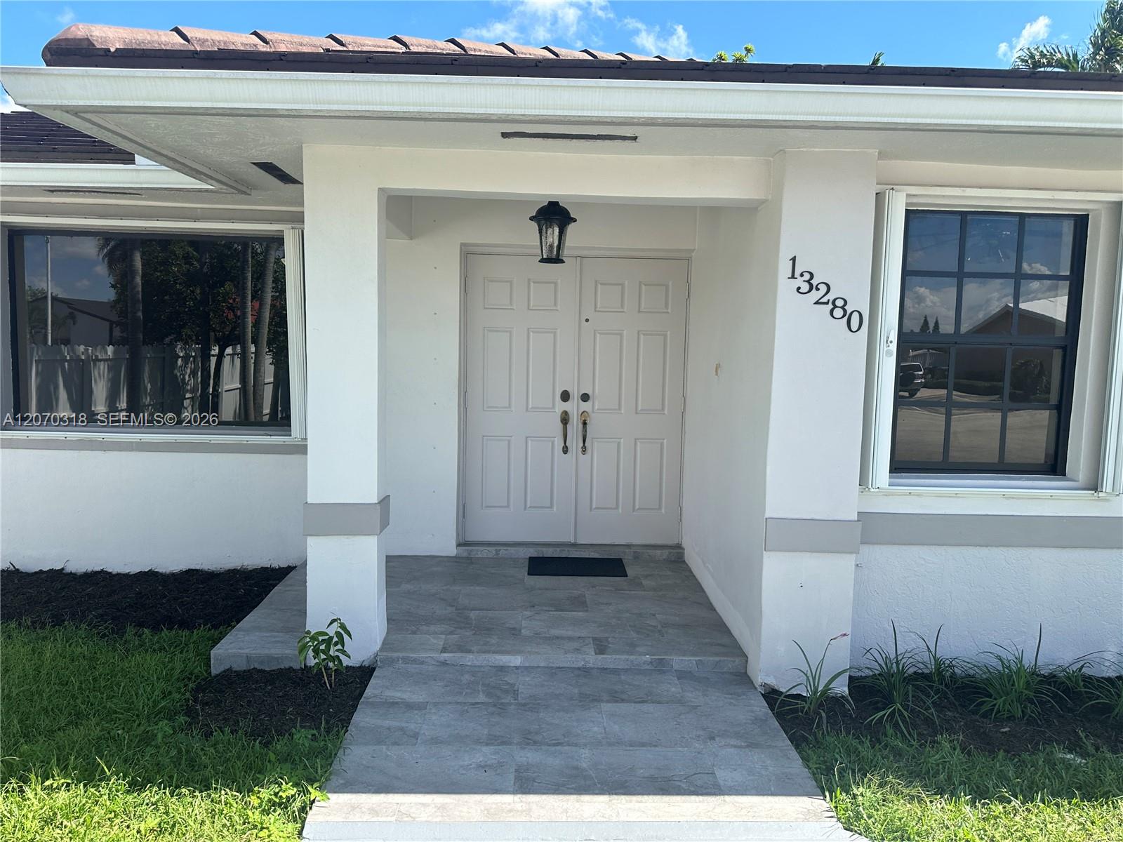 13280 SW 40th Ter — Photo 3