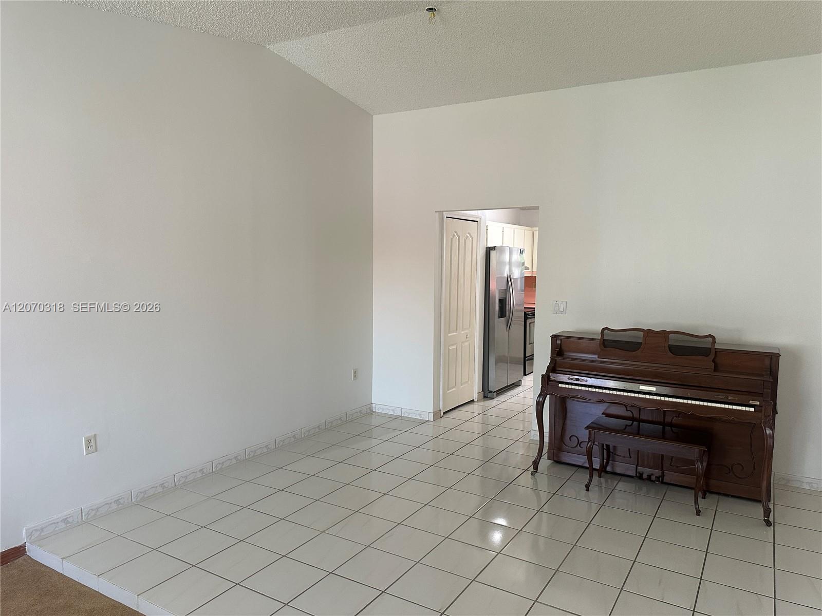 13280 SW 40th Ter — Photo 4