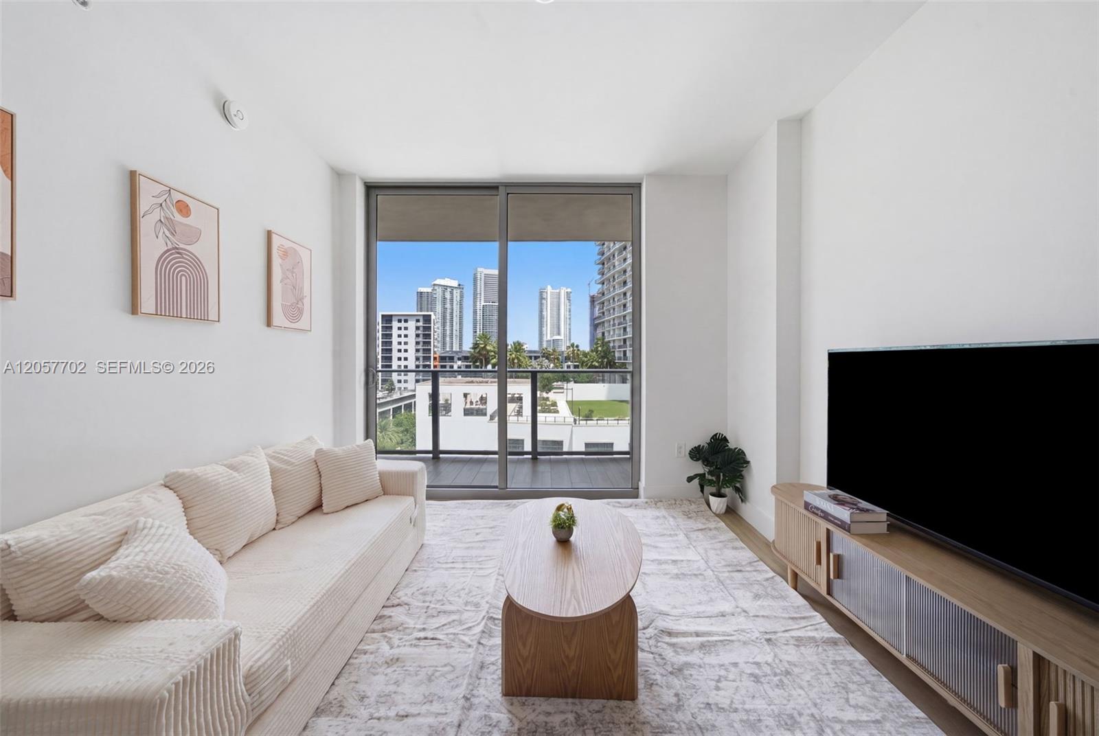 90 NE 32ND ST # 811, Miami FL 33137