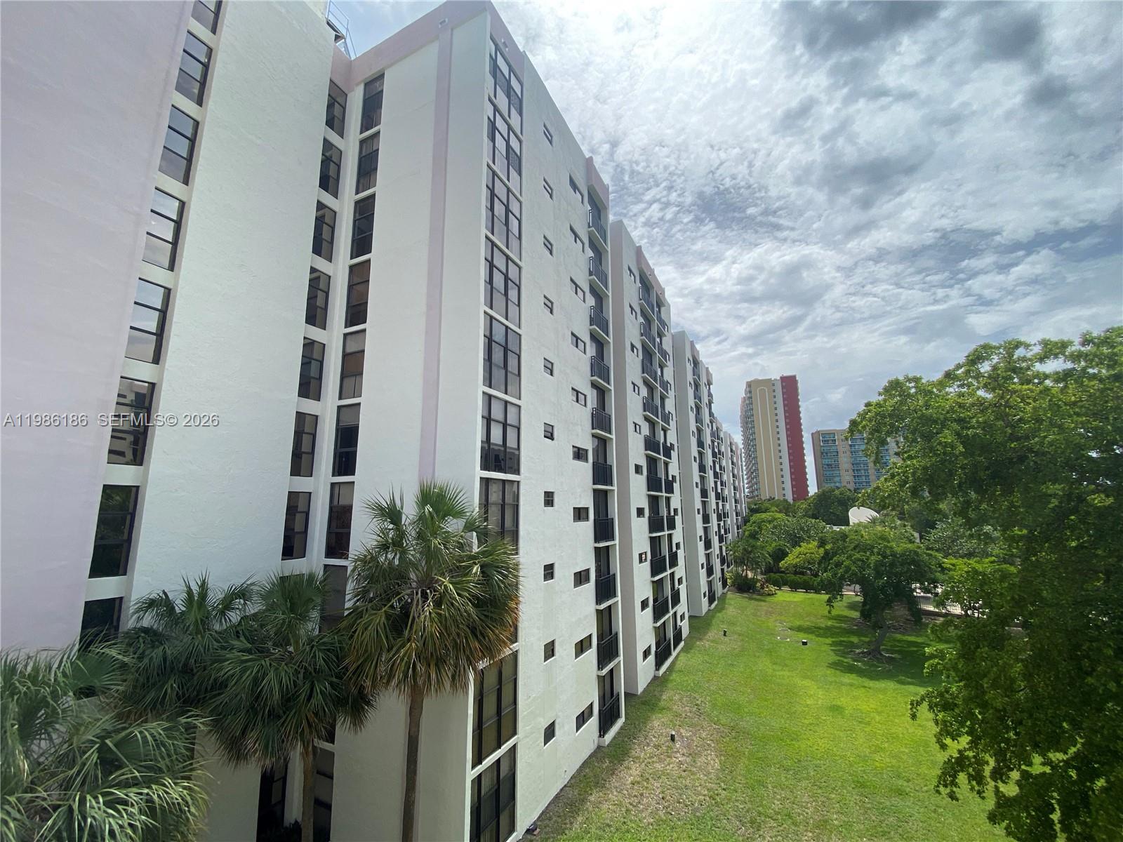 16919 N Bay Rd # 902, Sunny Isles Beach FL 33160
