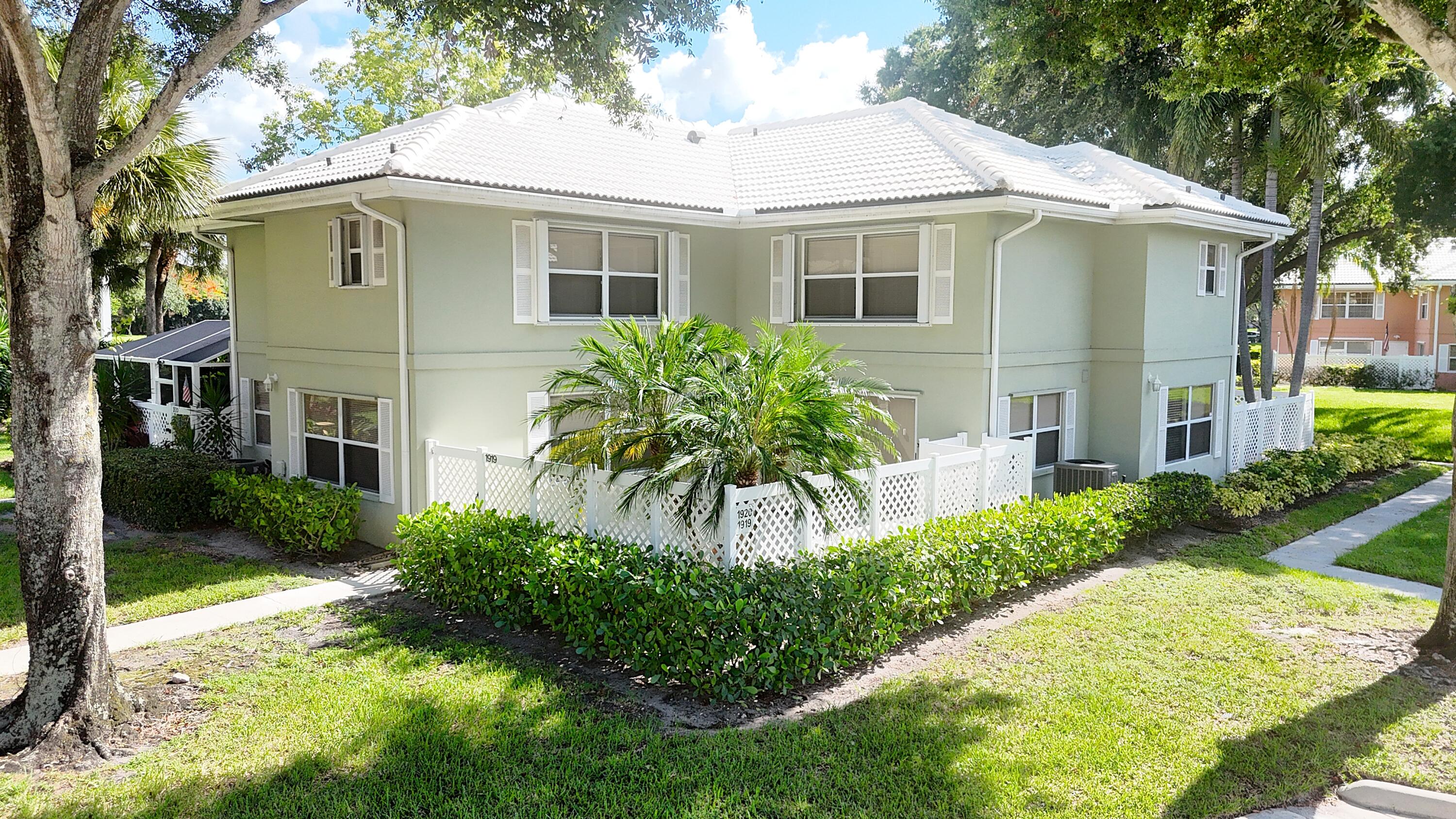 1919 Hartford Court, West Palm Beach FL 33409