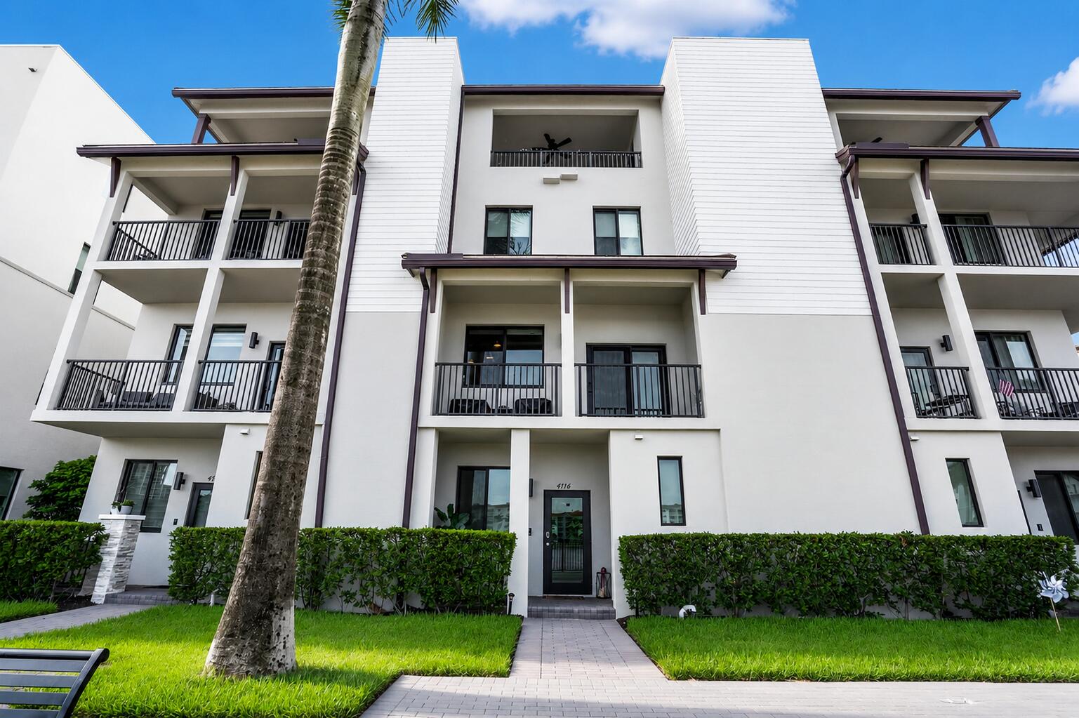 4716 NW 84th Court, Doral FL 33166