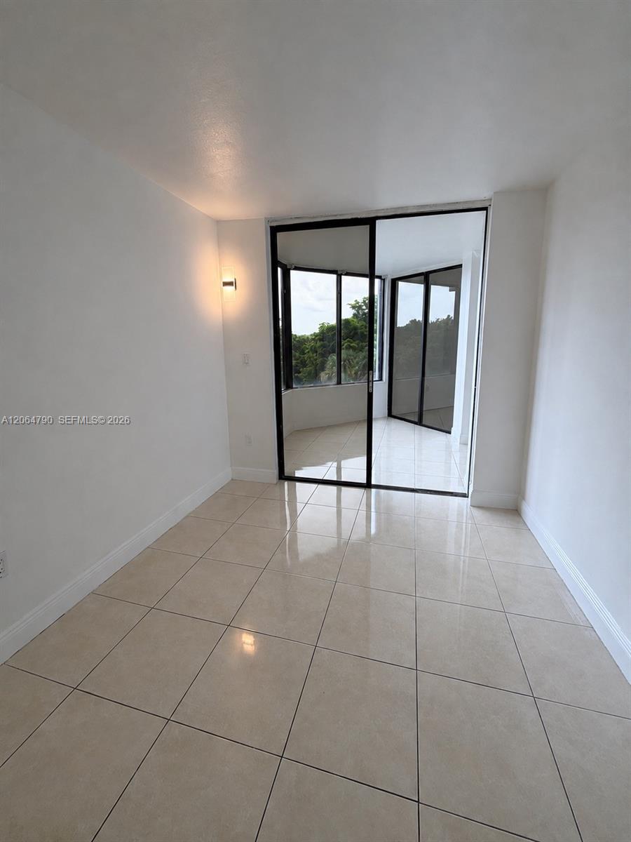 8305 SW 152nd Ave — Photo 5