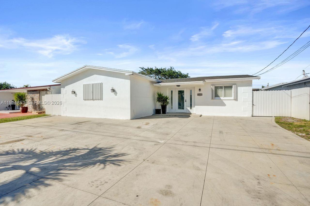 6617 Dahlia Dr, Miramar FL 33023
