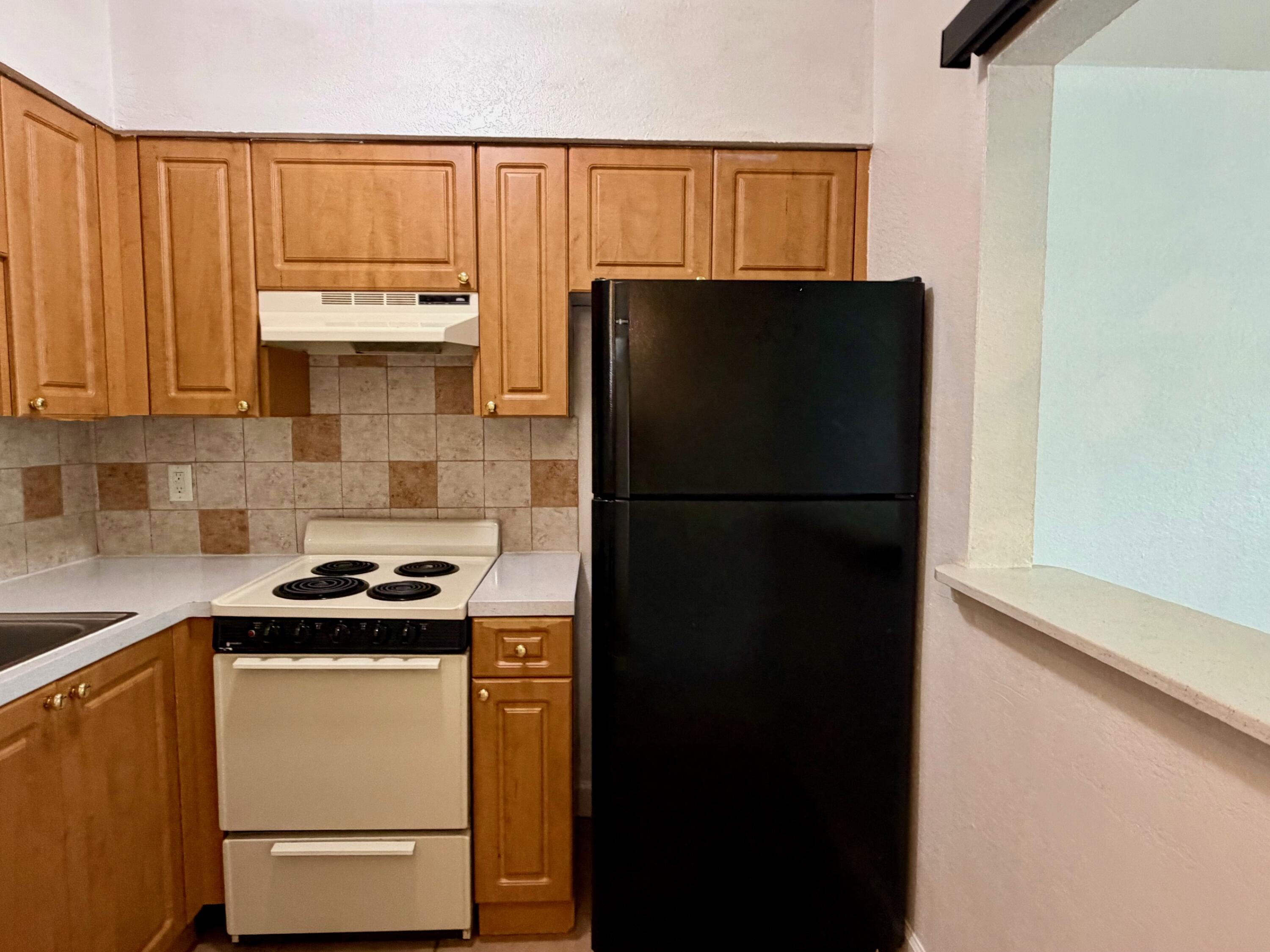2607 NE 8TH Avenue # 3 — Photo 5