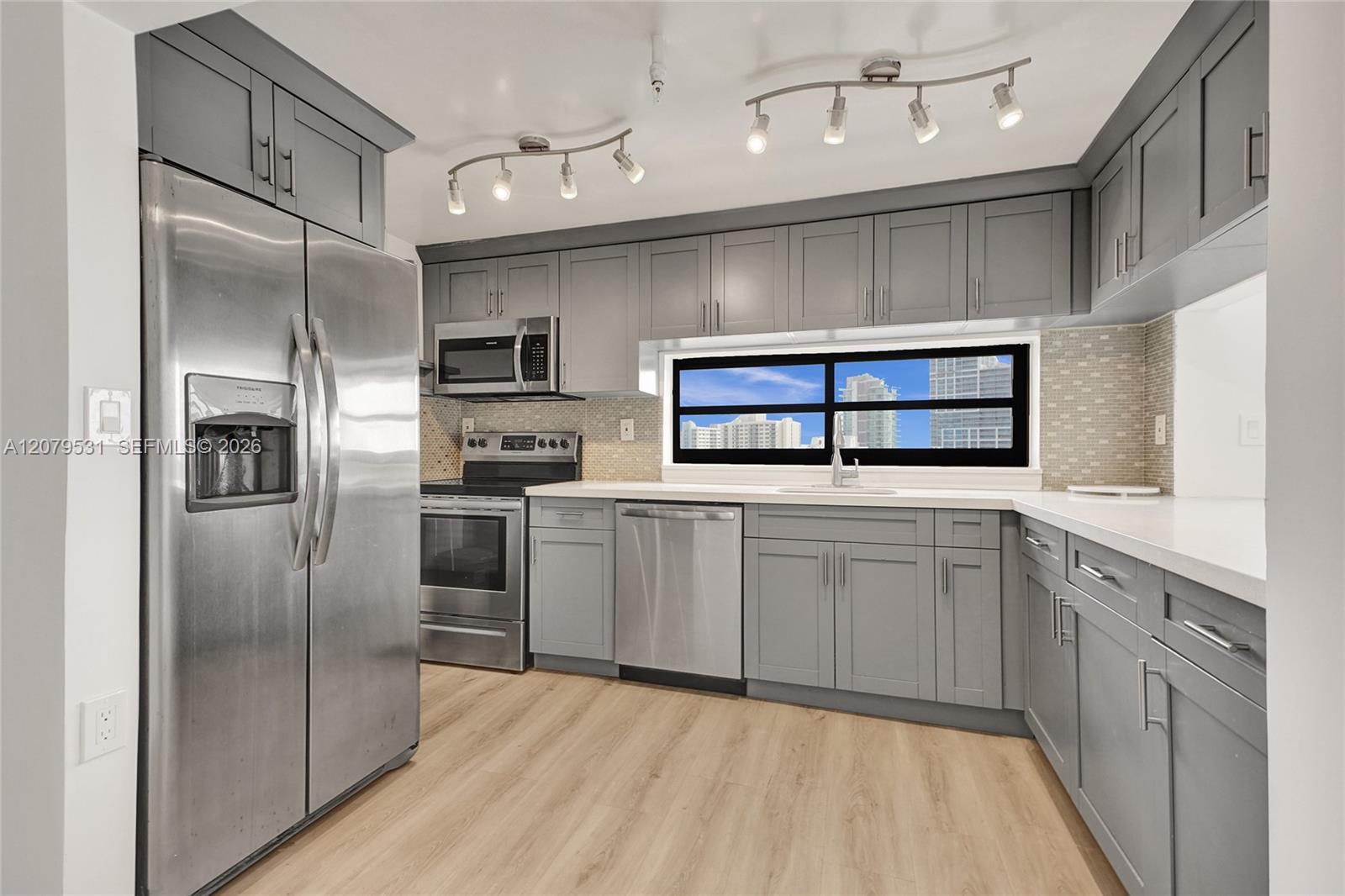 6820 Indian Creek Dr # 9A — Photo 3