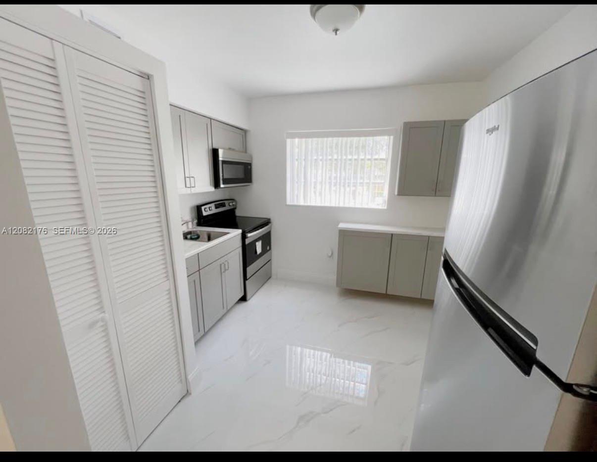 752 NW 4th St # 5 — Photo 4
