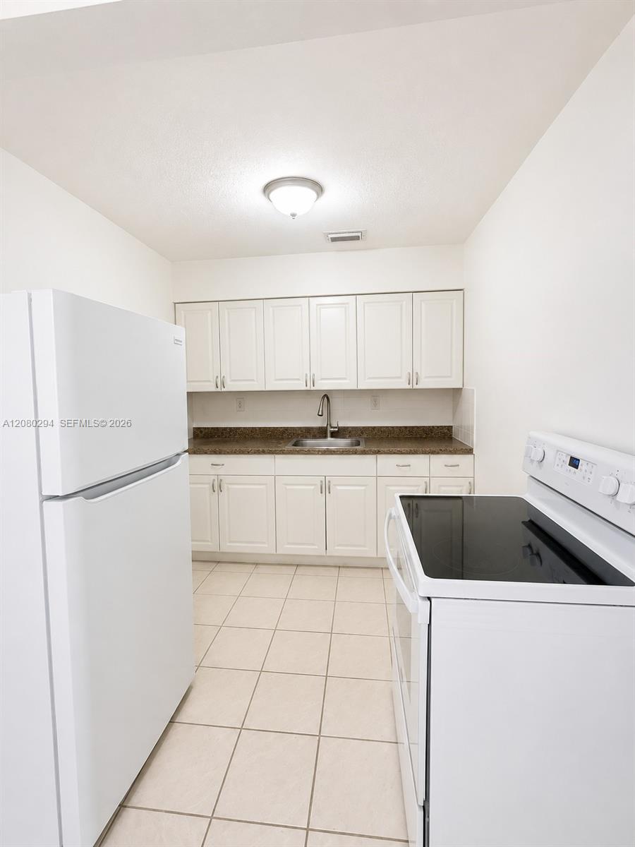 6525 SW 25th St — Photo 3