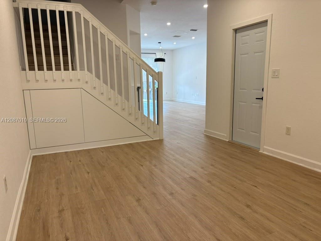 8671 NW 112th Ct — Photo 3