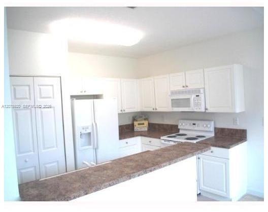1480 NE 33rd Ave # 108 — Photo 3