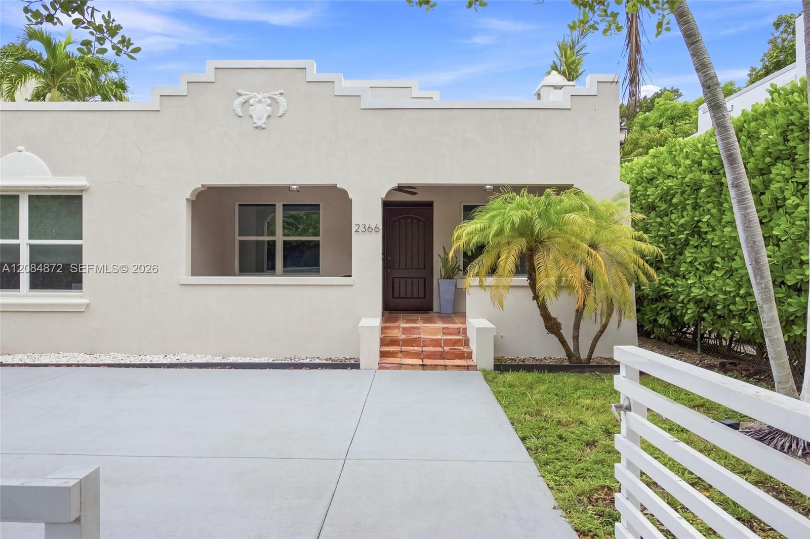 2366 SW 10th st — Photo 5